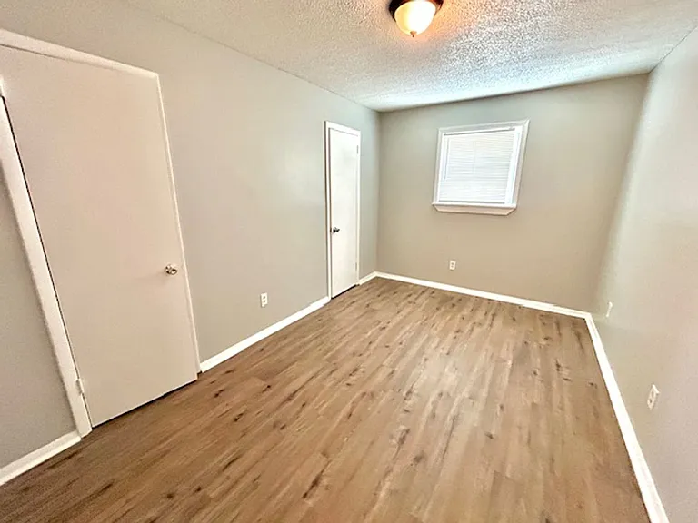 4523 Foster Ave SW — Photo 4