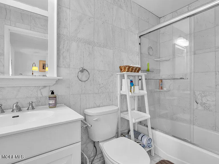 407 8th Ave — Photo 34