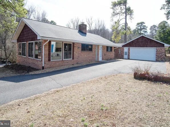 934 Riverview Rd, Montross, VA 22520