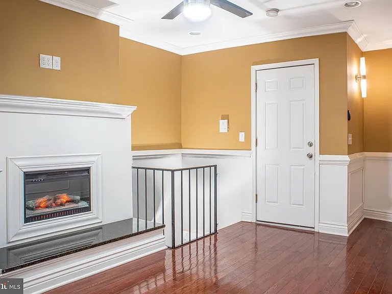 265 S 9th St #1R — Photo 5