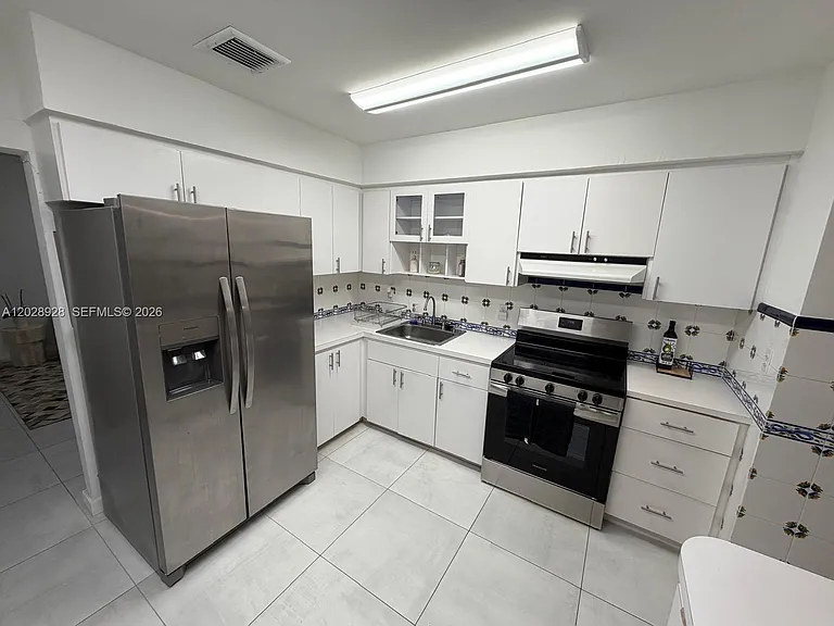3600 SW 26th St — Photo 3