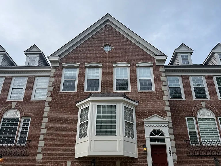 233 Galewood Dr — Photo 1