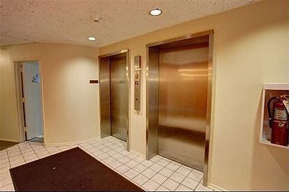 3rd image of 840 Wellington Ave Unit 419