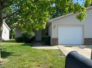 208 Autumn Pine Dr #208, Fairview Heights, IL 62208