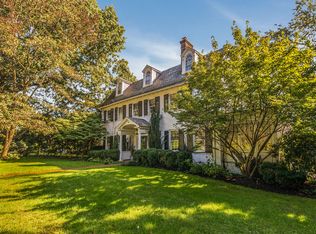 16 Tanglewylde Ave, Bronxville, NY 10708