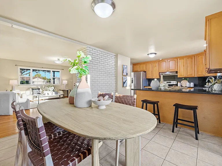 1307 Centennial Ct — Photo 10