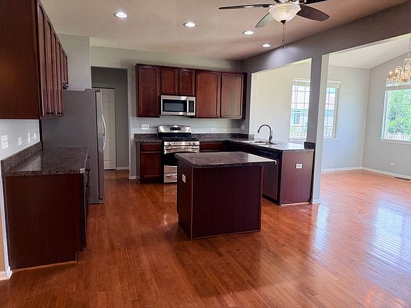 5th image of 905 Marion Dr