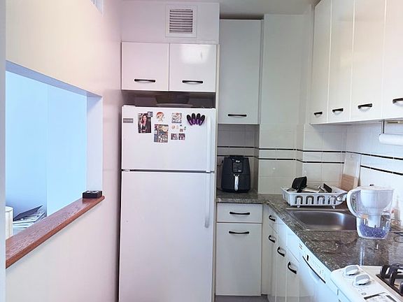 2nd image of 2373 Broadway APT 1125