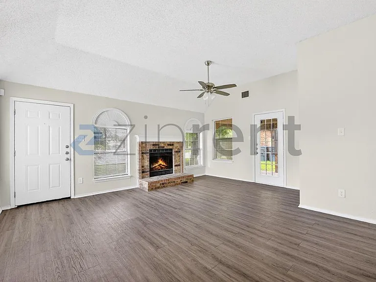 6117 Ivy Glen Dr — Photo 4