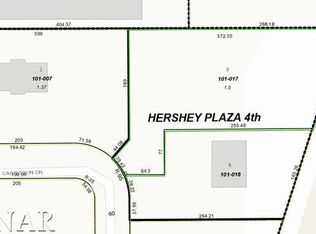 515 Chancellor Dr, Bloomington, IL 61704