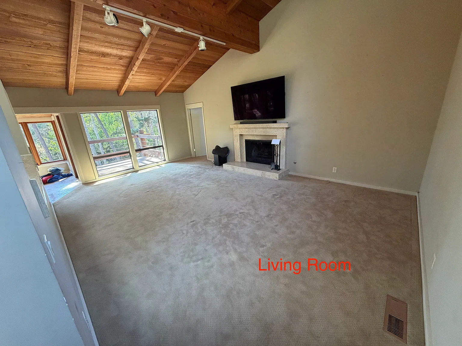 3 bed, 2.5 bath, 2400 sqft, $7,000 — Photo 3