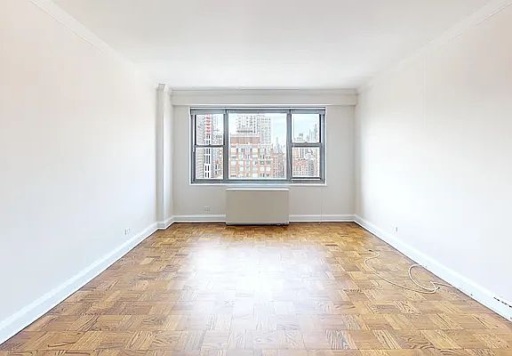 4th image of 353 E 83rd St APT 23B