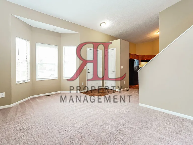 1640 Butterfly Ct — Photo 3