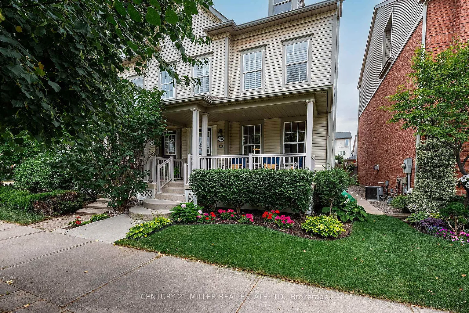 203 Gatwick Dr photo 1