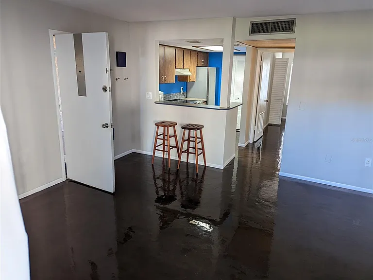 3840 N Lake Dr #123 — Photo 3
