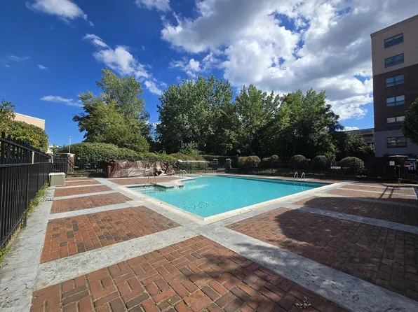 165 Cottage St APT 611, Chelsea, MA 02150