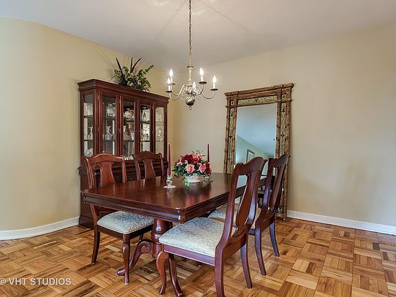 4th image of 1335 N Astor St APT 13A