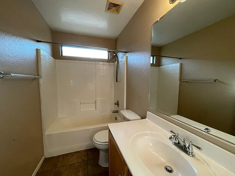 402 E Jasper Dr — Photo 12