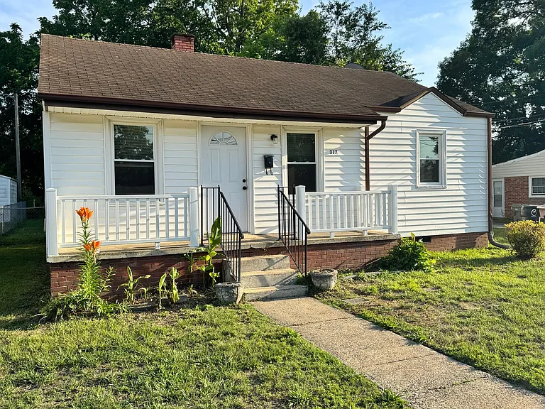 317 Craig St — Photo 1