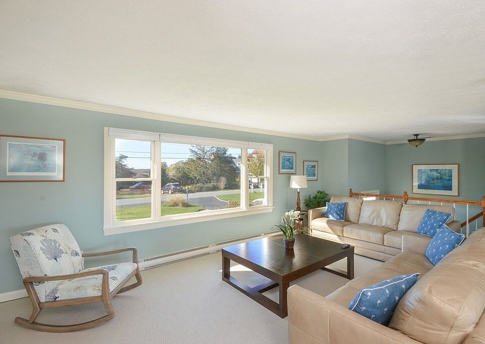 32 Pine Tree Dr, Buzzards Bay, MA 02532 Zillow