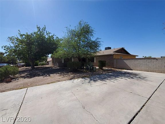 3rd image of 1580 Latigo Dr