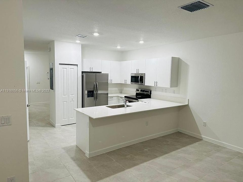 1st image of 1655 SE 26th St #1655
