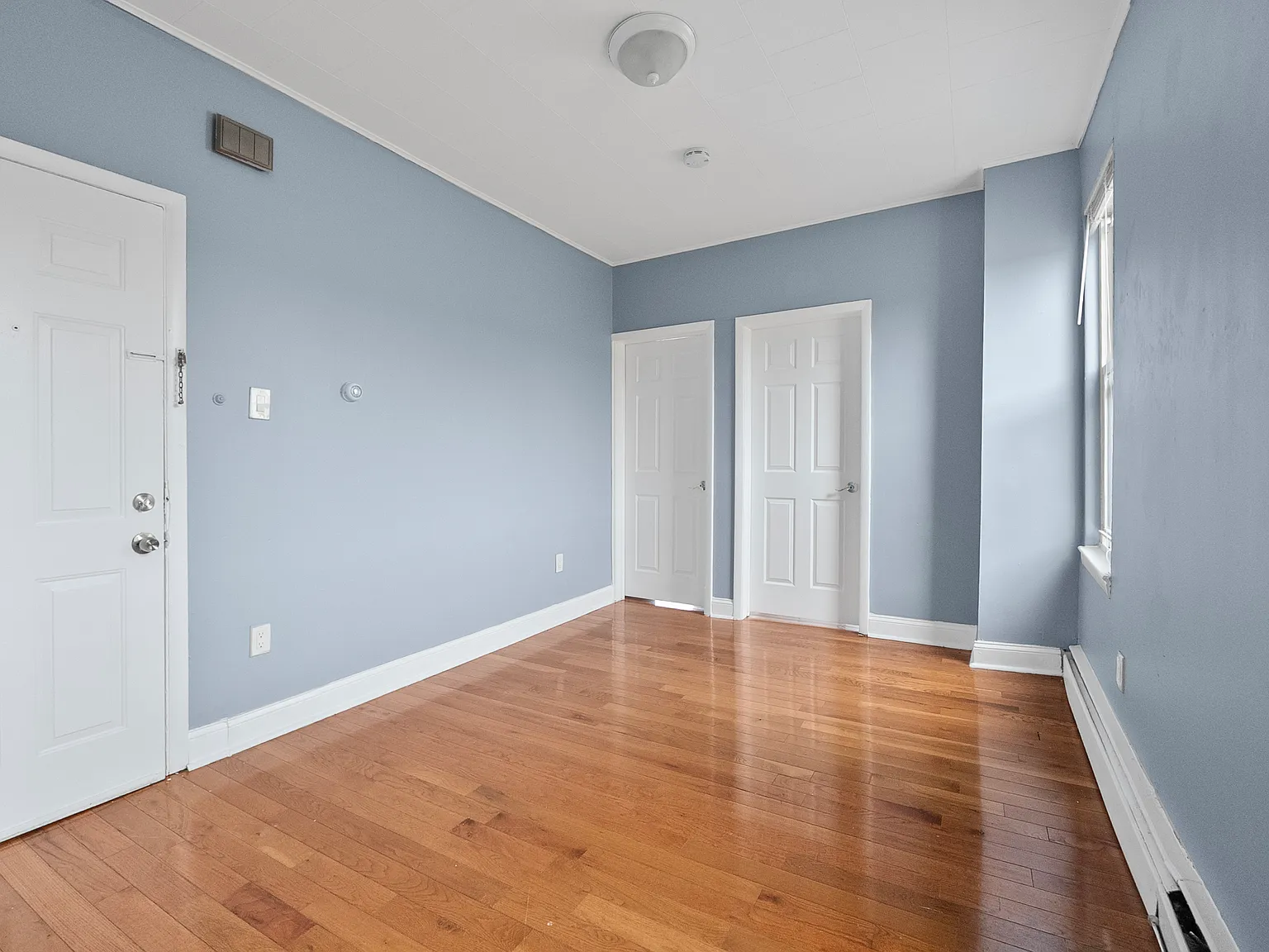 46 E 14th St — Photo 3