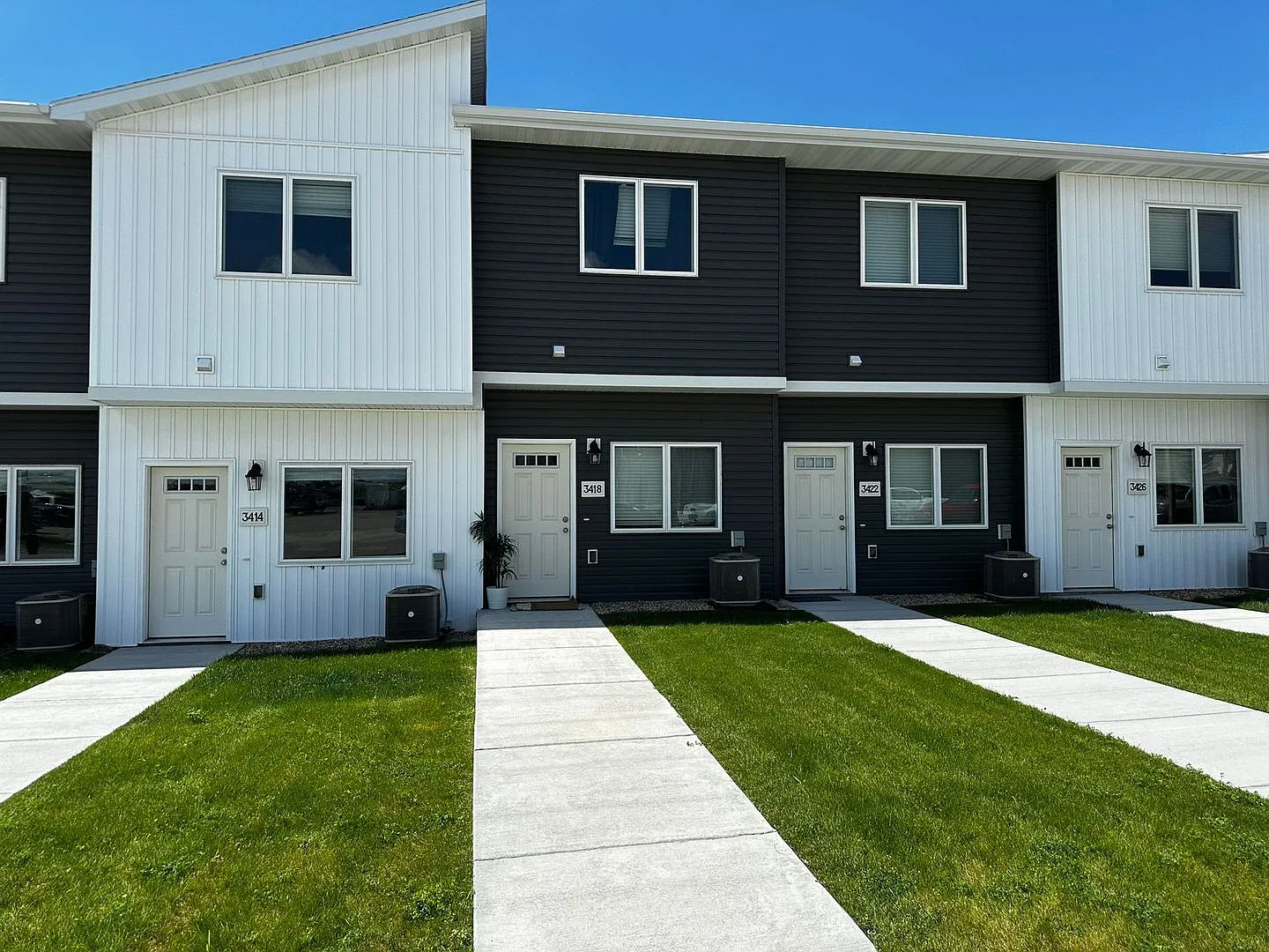 Charming Townhome in North Bismarck Move-In Ready! — Photo 1