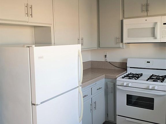 5th image of 4626 Bancroft St