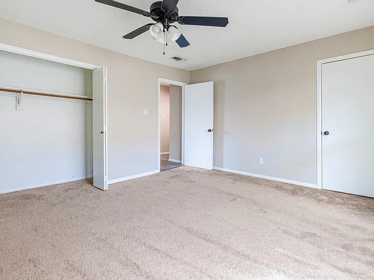 Ingleside Gardens Apartments — Photo 8