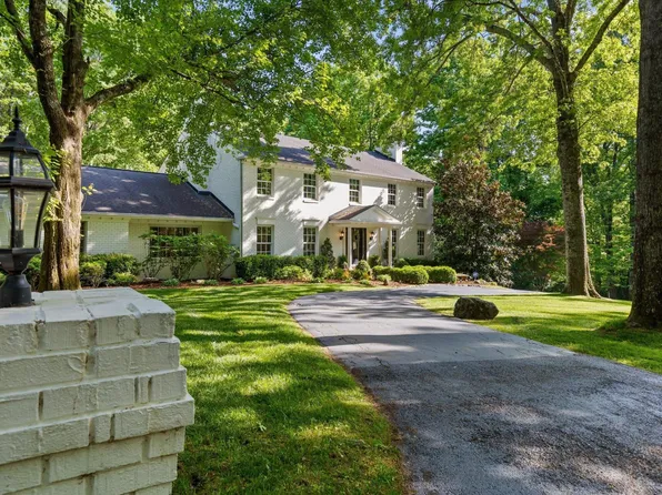 57 Carriage Hill Cir, Signal Mountain, TN 37377