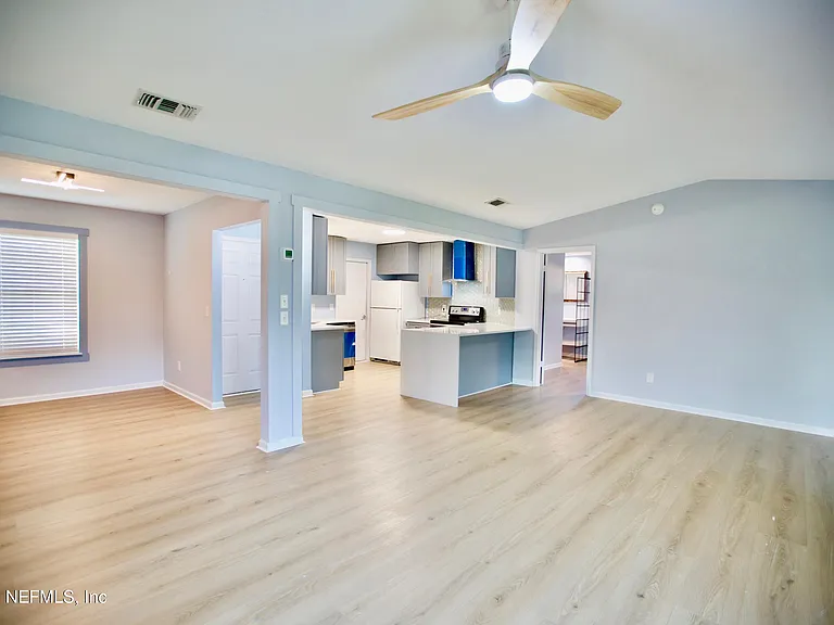 3542 Sheldrake Dr — Photo 5