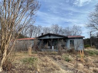 151 Beagle Ln, Mount Airy, NC 27030