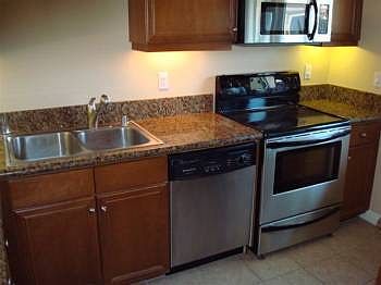 3rd image of 910 S Magnolia Ave Unit L