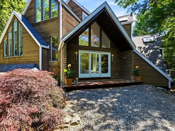 51 Deer Path, Hudson, MA 01749