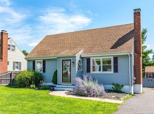 28 Lewis Ln, West Hartford, CT 06110
