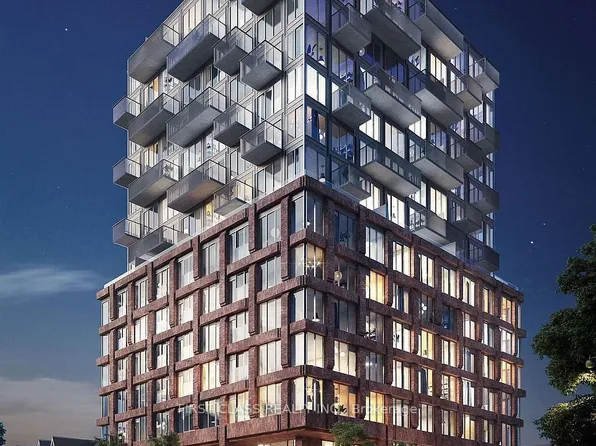 2 Augusta Ave #806, Toronto, ON M5V 2W1