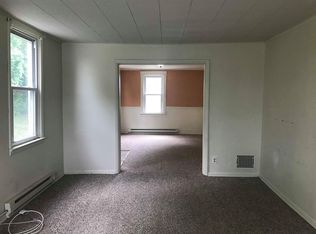 18219 Showalter Rd, Hagerstown, MD 21742