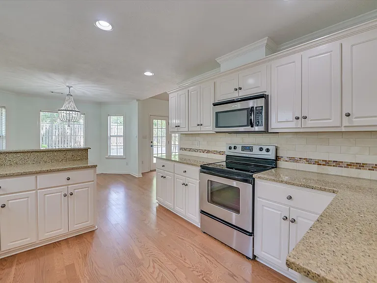 2037 Magnolia Pkwy — Photo 13