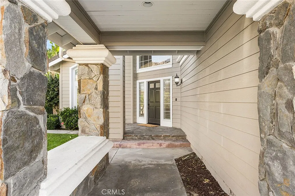 4 bed, 3447 sqft, $8,500 — Photo 3