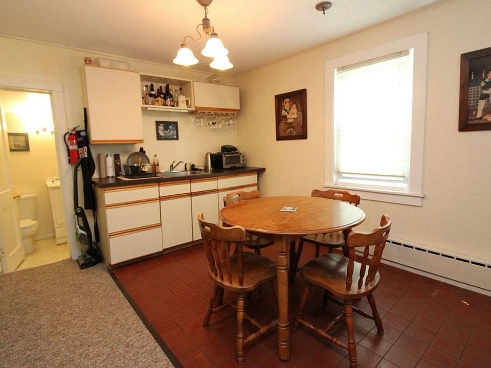 Kitchen/Dining area