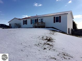 8277 Kingsley Rd, Kingsley, MI 49649