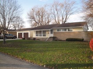 906 Sprague Rd, Hoopeston, IL 60942