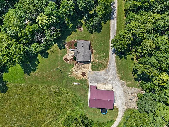 2nd image of 7060 N Briarhopper Rd