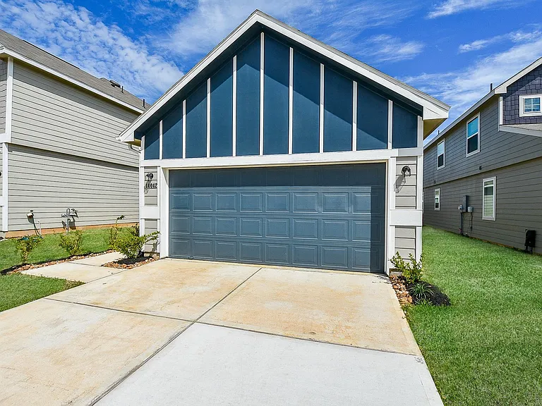14042 Chinook Dr — Photo 2