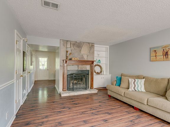 3rd image of 430 Thomas Jefferson Cir