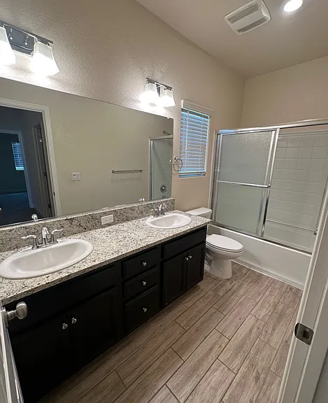 2494 Valdes Dr — Photo 34