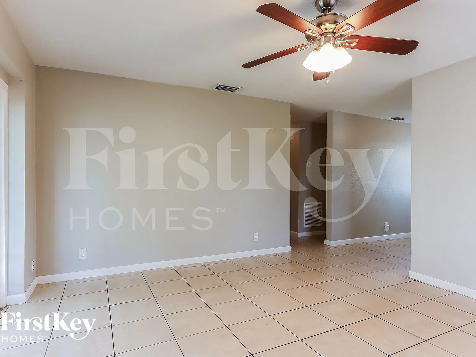 3 bed, 2.0 bath, 1165 sqft, $2,890 — Photo 4