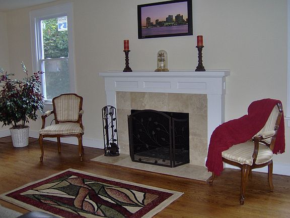 Warm and Inviting Livingroom