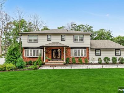 15 Lookout Point Trl, Totowa, NJ, 07512